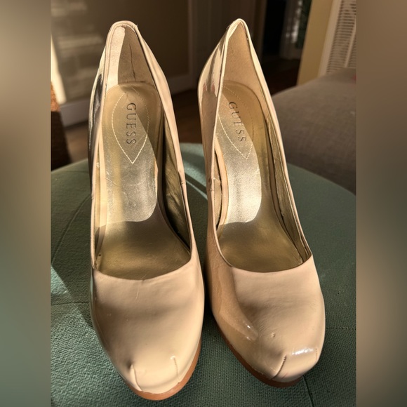 Guess platform heels. 9.5 Patent Leather - Picture 5 of 5